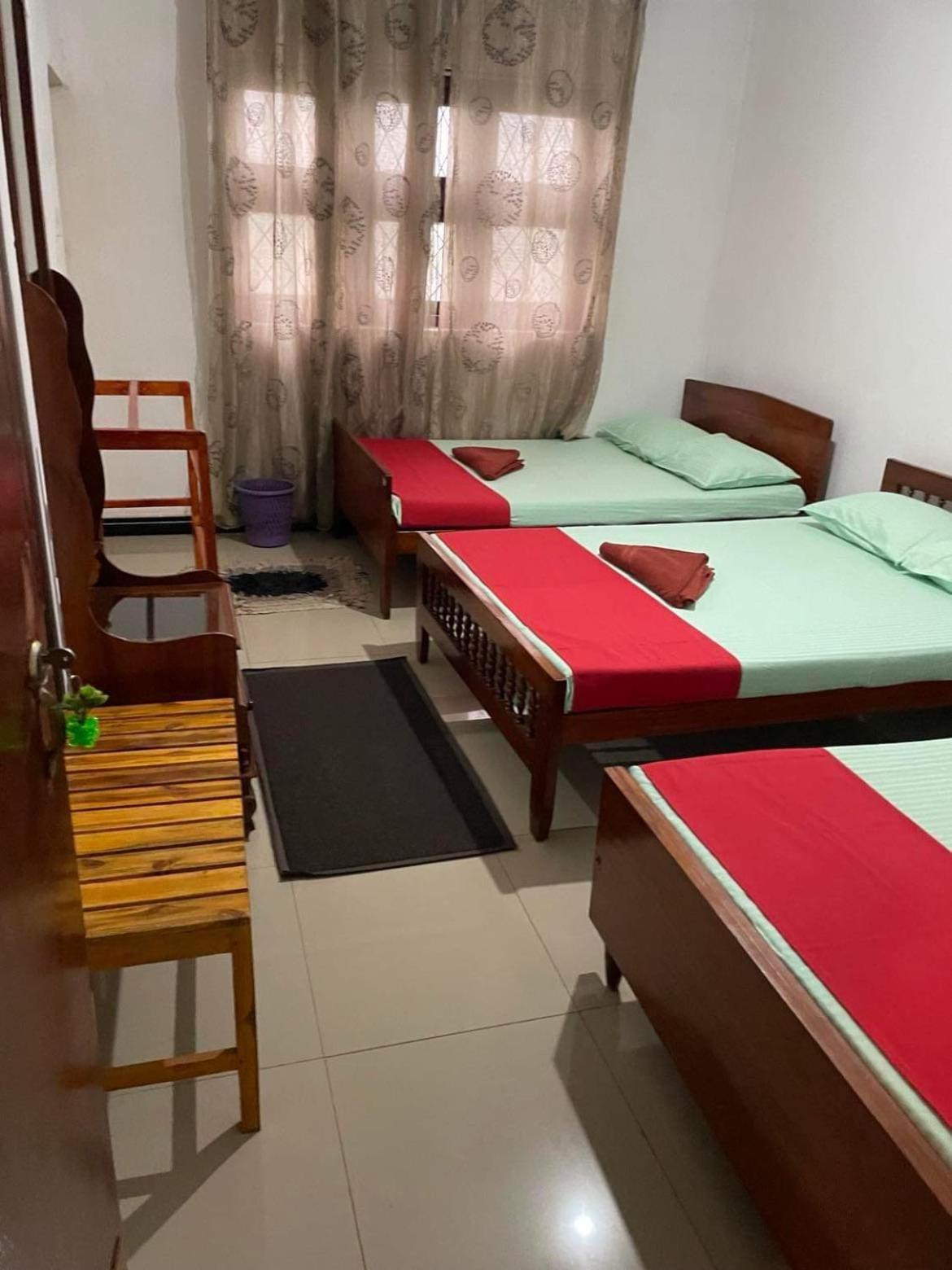 Olivia Homestay Anuradhapura Esterno foto