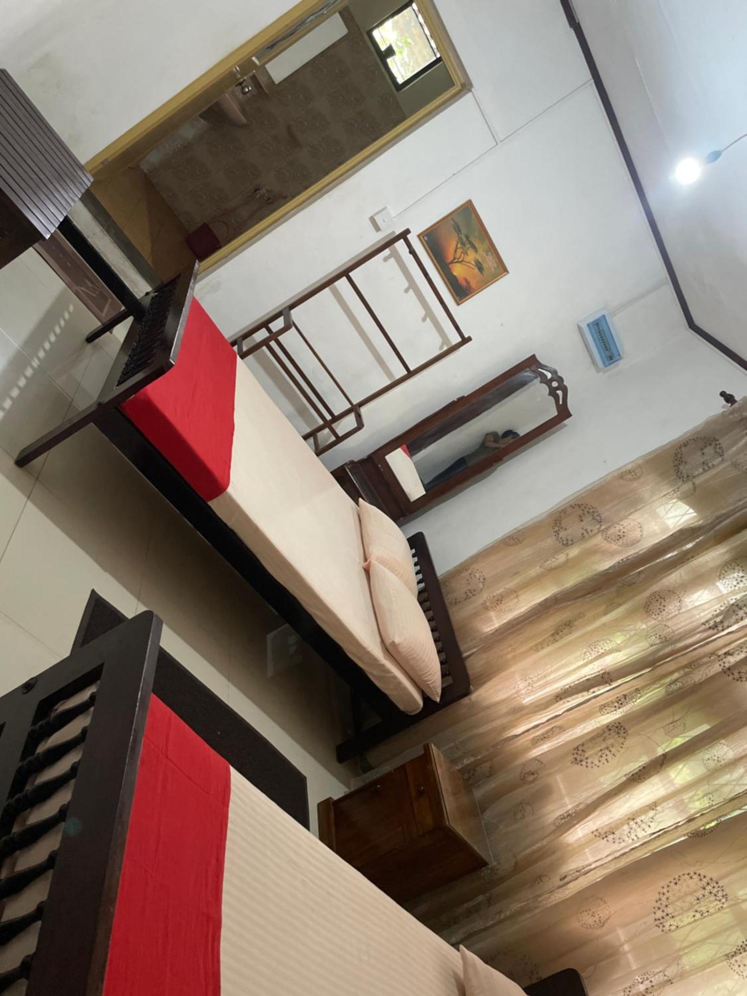 Olivia Homestay Anuradhapura Esterno foto