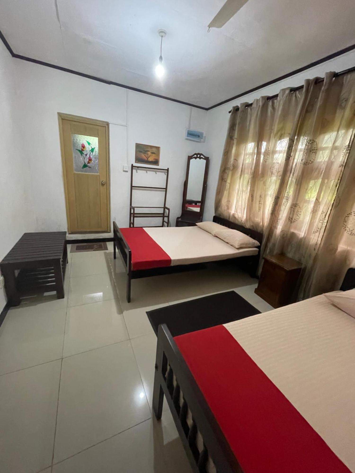 Olivia Homestay Anuradhapura Esterno foto